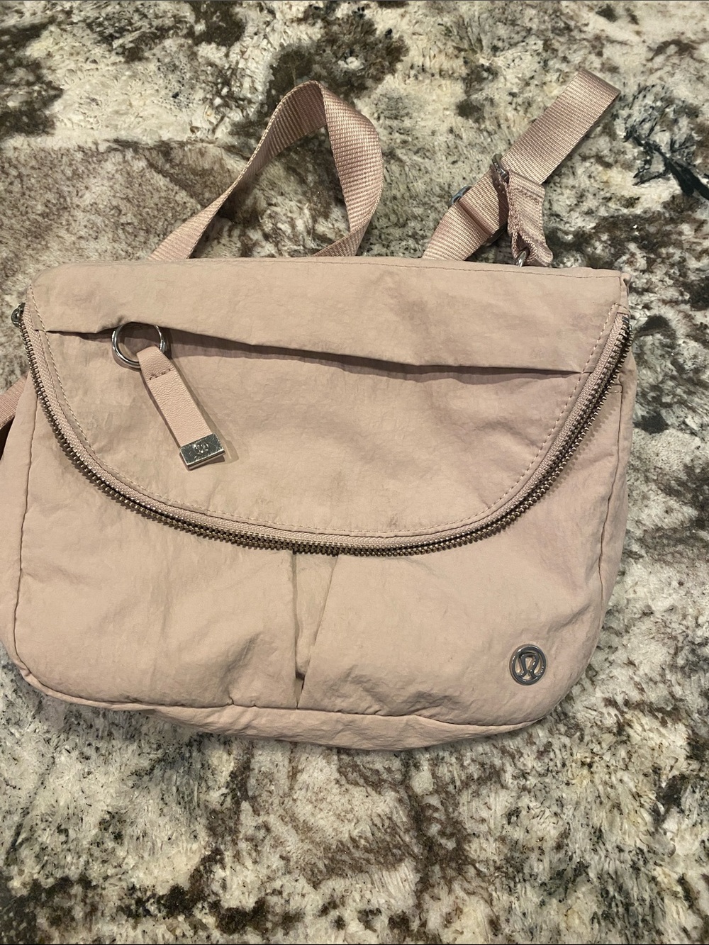 Lululemon 5L festival bag